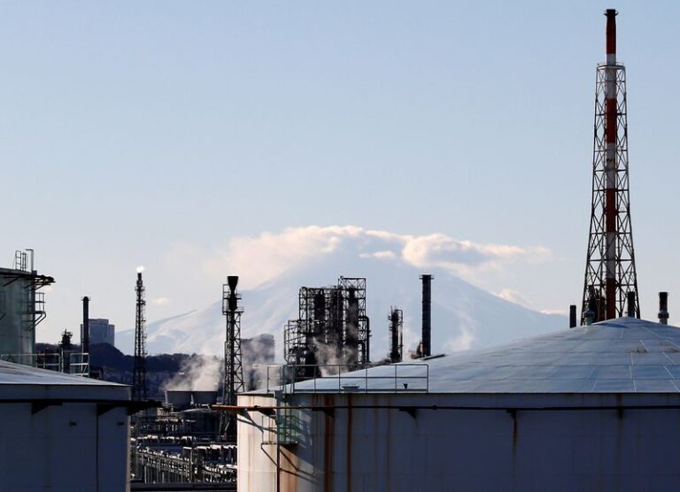 Los pedidos de maquinaria en Japón caen por segundo mes y alimentan el temor por el crecimiento