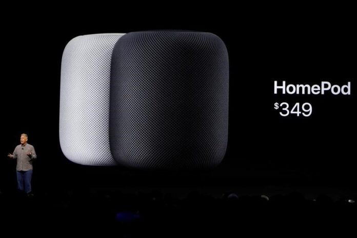 Vice-presidente sênior mundial de Marketing da Apple, Phil Schiller, apresenta HomePod durante conferência em San José