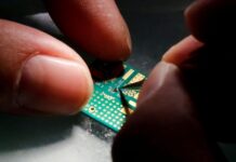 Japón y EE.UU. consideran construir una planta de chips de memoria público-privada