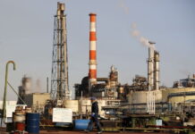 La producción industrial de Japón aumenta inesperadamente en octubre; repuntan las ventas minoristas