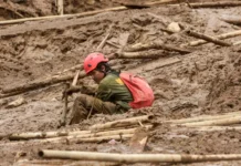 El saldo de muertos por el alud en Indonesia sube a 38