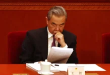 China recibe al director de la OIEA y avisa de riesgos de atacar instalaciones nucleares