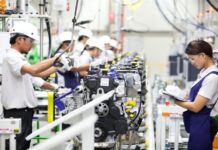 La producción industrial de Japón se redujo un 2,1 % en febrero lastrada por el motor