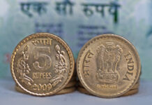 India obliga a los bancos a reportar operaciones offshore de derivados de rupia