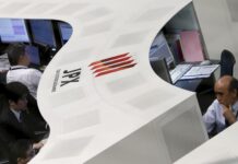 Las bolsas de valores de Japón cerraron con subidas; el Nikkei 225 ganó un 0.49%