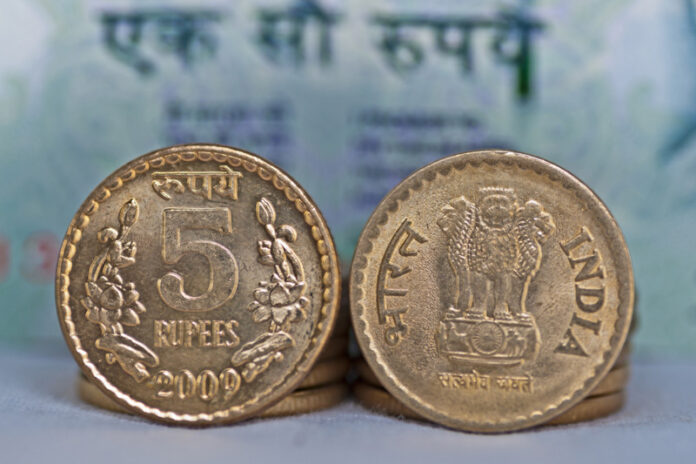 Indian Rupee_800x533_L_1422194758 (1)