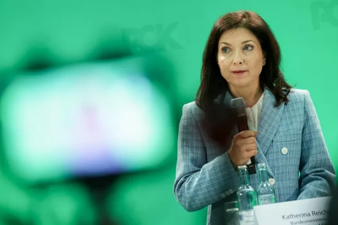 Ministra-de-Economia-alemana-pide-en-China-cadenas-de-suministro-seguras-y-abiertas