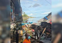 Cinco personas murieron en una explosión en Indonesia, que se cree que fue causada por una bomba sin explotar de la Segunda Guerra Mundial.