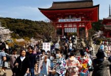 Japón enfrenta retroceso en flujo turístico y riesgo para su economía