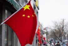 Economía china se desacelera bruscamente y crece a su menor ritmo en más de tres años