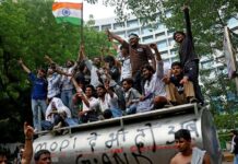 Las ‘Cucarachas’ de India vuelven a las calles una semana antes de la cumbre de los BRICS