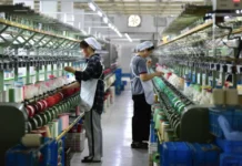 China dice que su economía creció 4,5% interanual en el tercer trimestre